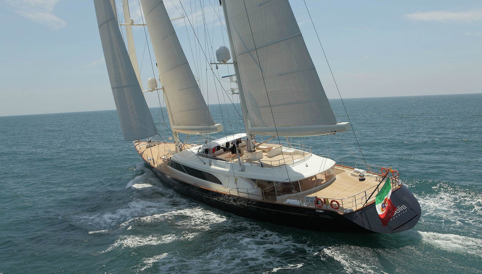 fidelis sailing yacht